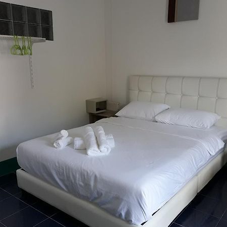 Chinn House Karon Εξωτερικό φωτογραφία